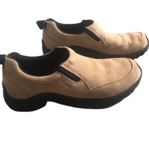 Women’s Cabela’s Tan Suede Slip On Hiking Shoe